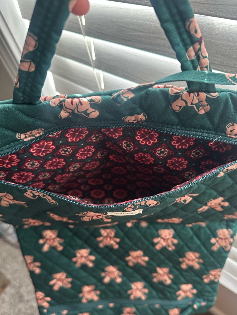 New Vera Bradley Green Teddy Bear Print Travel Tie Bag Organizer - Picture 6 of 7
